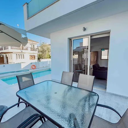 Pierre 9 - Private Pool, Jacuzzi, Seaview פאראלימני