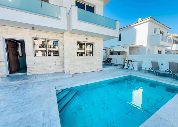 Vila Pierre 9 - Private Pool, Jacuzzi, Seaview *